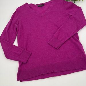 Banana Republic Merino Wool Lightweight V-Neck Pullover Sweater Vibrant Pink‎ M